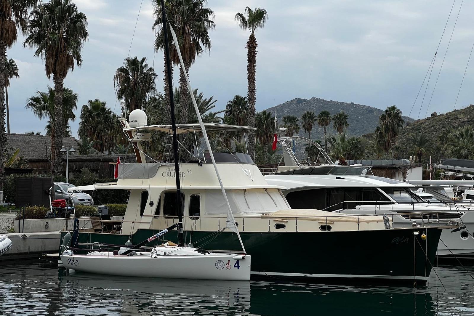 Trawler Classic Cruiser 55