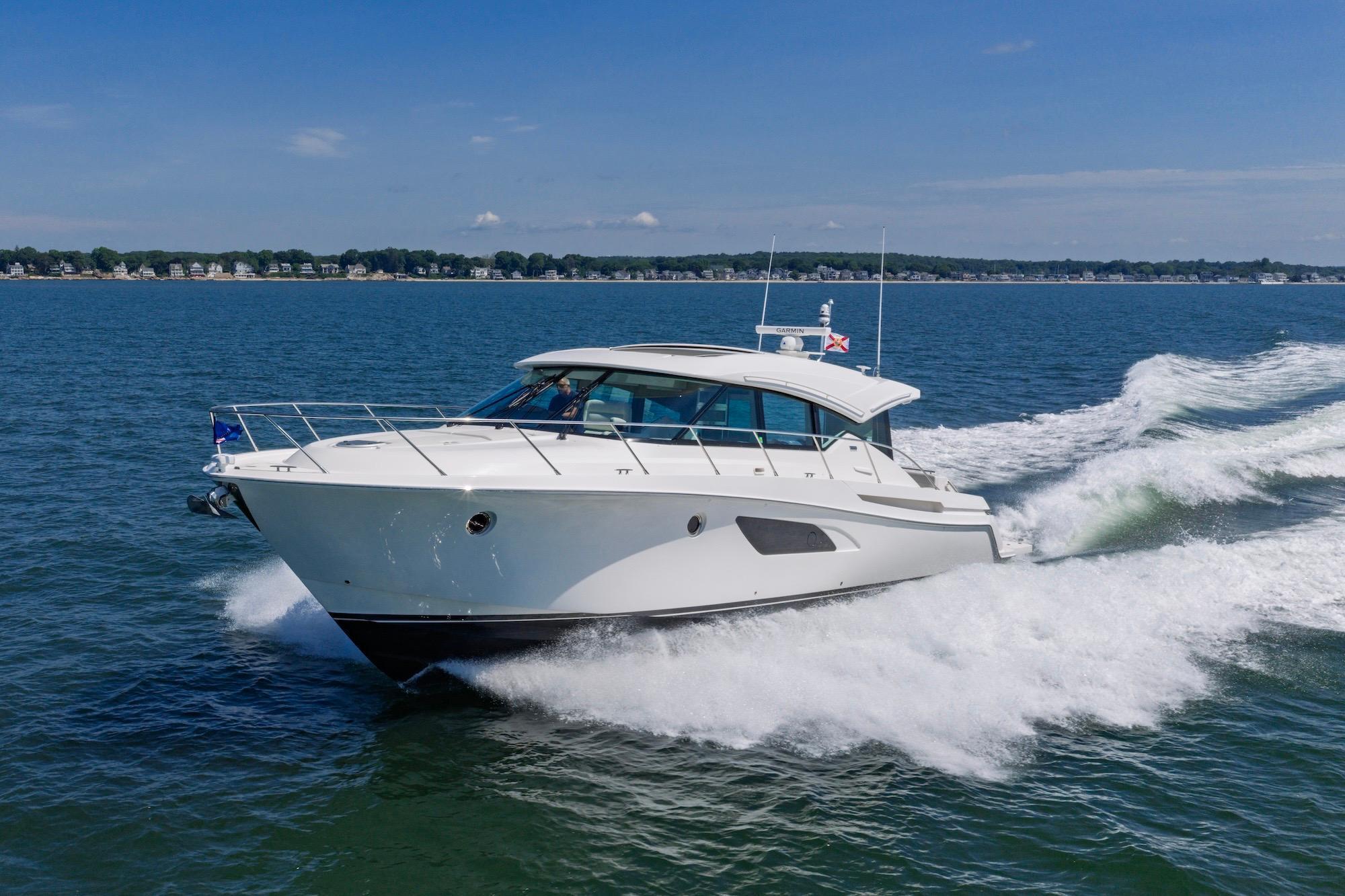 Tiara Yachts C53 Coupe