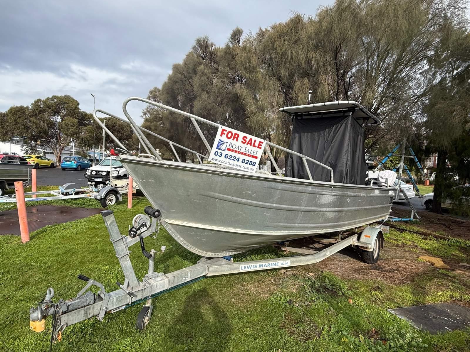 2003 Savage Centre Console for sale in RYCT Trailer Park