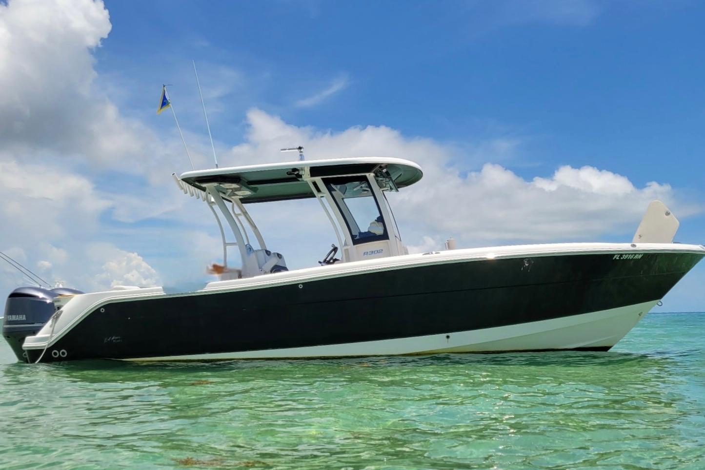 2018 Robalo R302 for sale in South Miami, FL