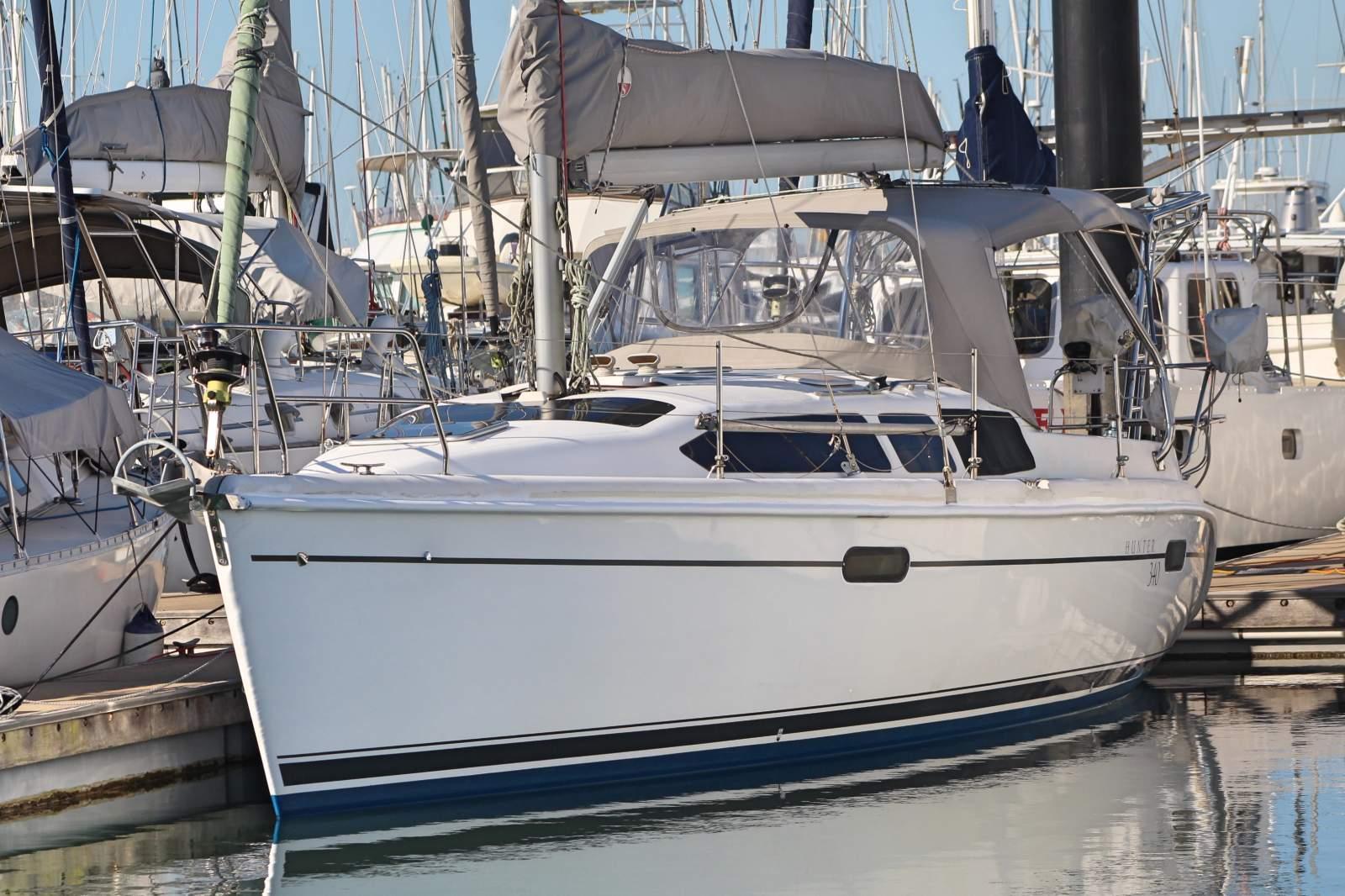 2000 Hunter 340 for sale in Australiawide Boat Sales. Manly QLD