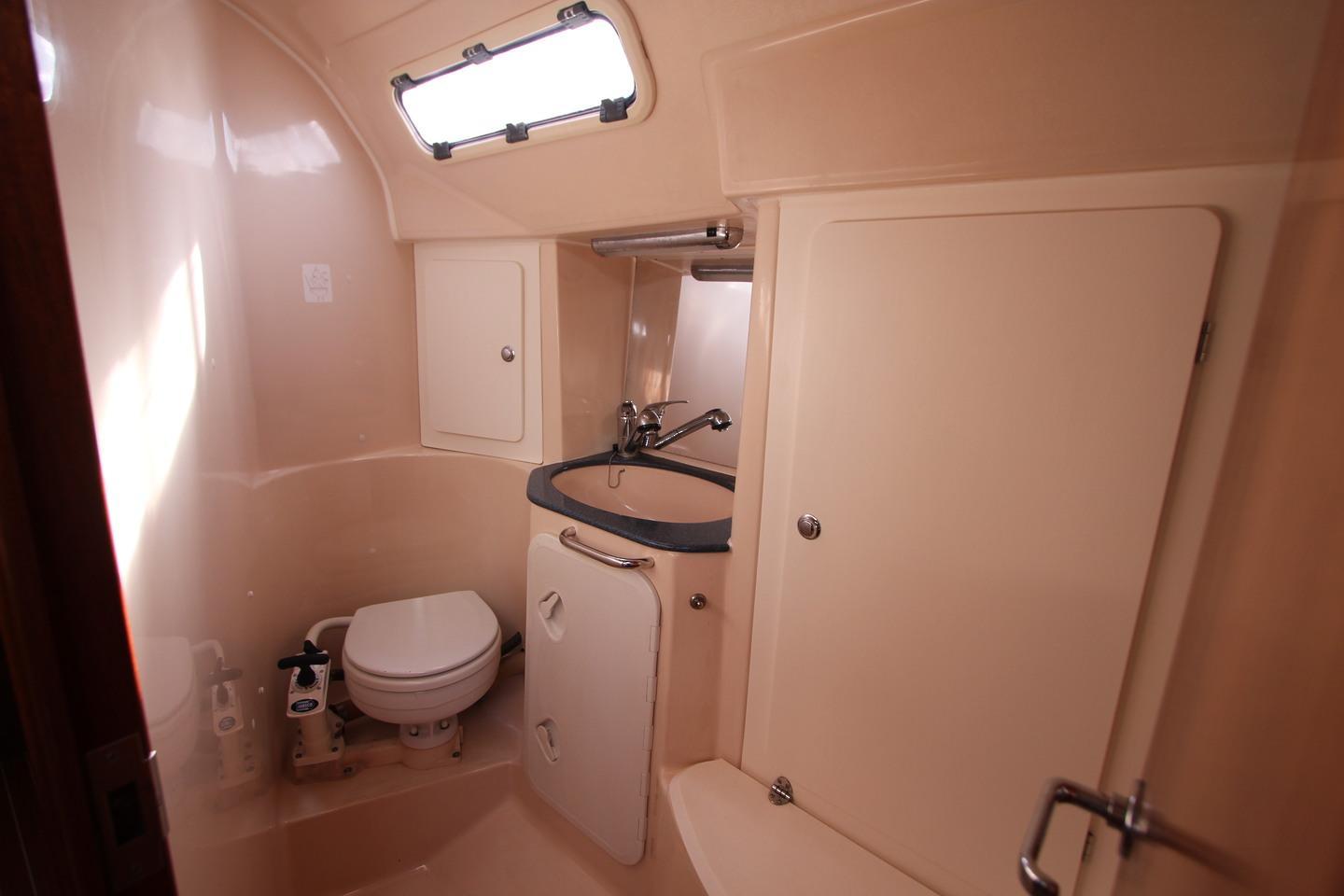 2003 Bavaria 41 for sale in Westhaven Marina