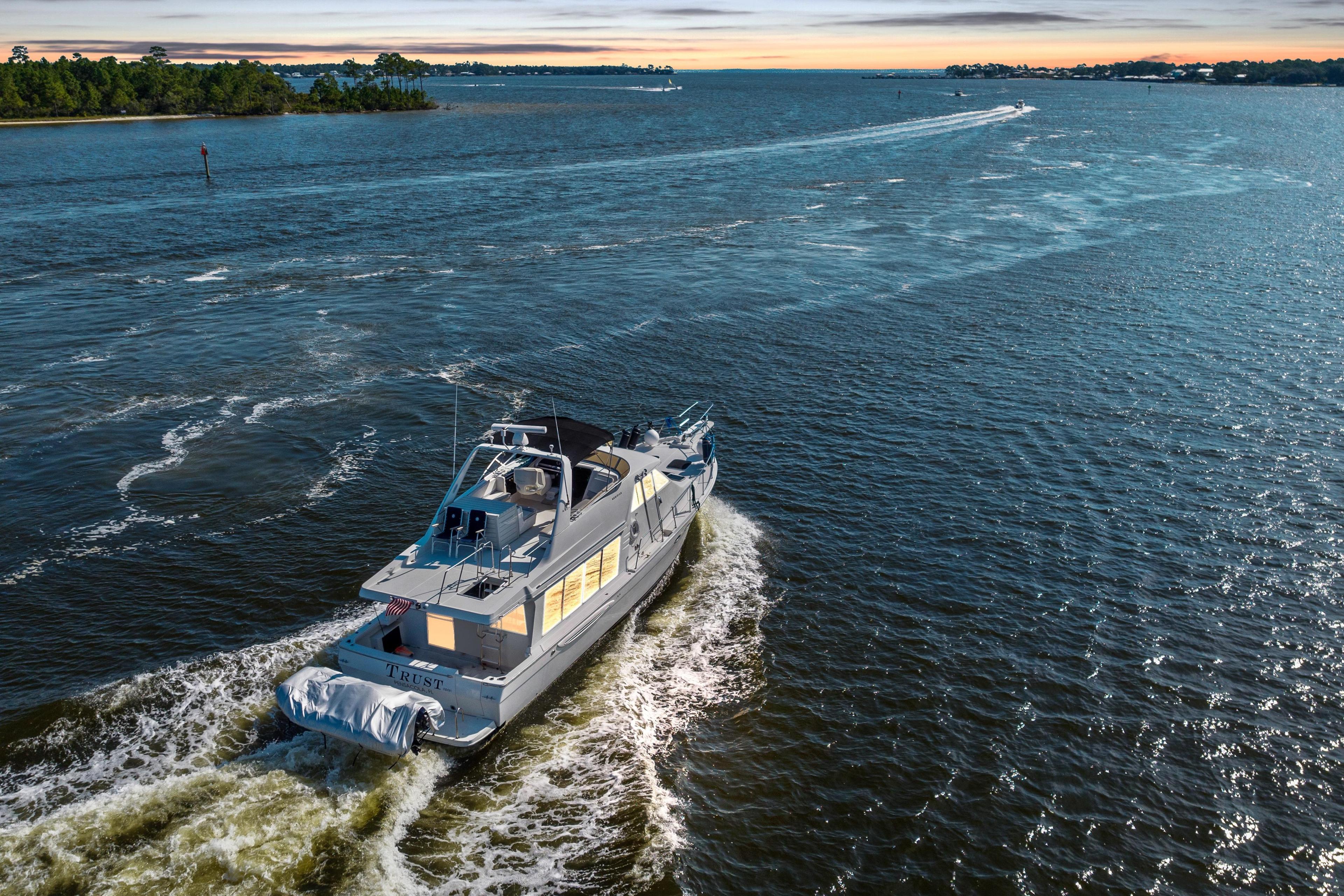 Meridian 490 Pilothouse