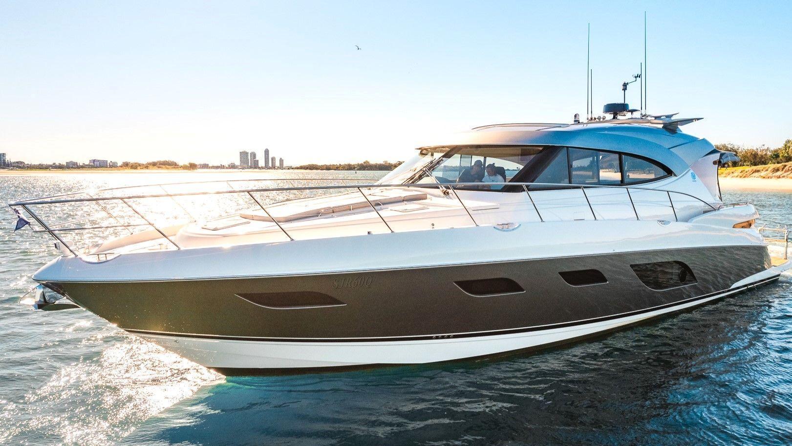 Riviera 6000 Sport Yacht