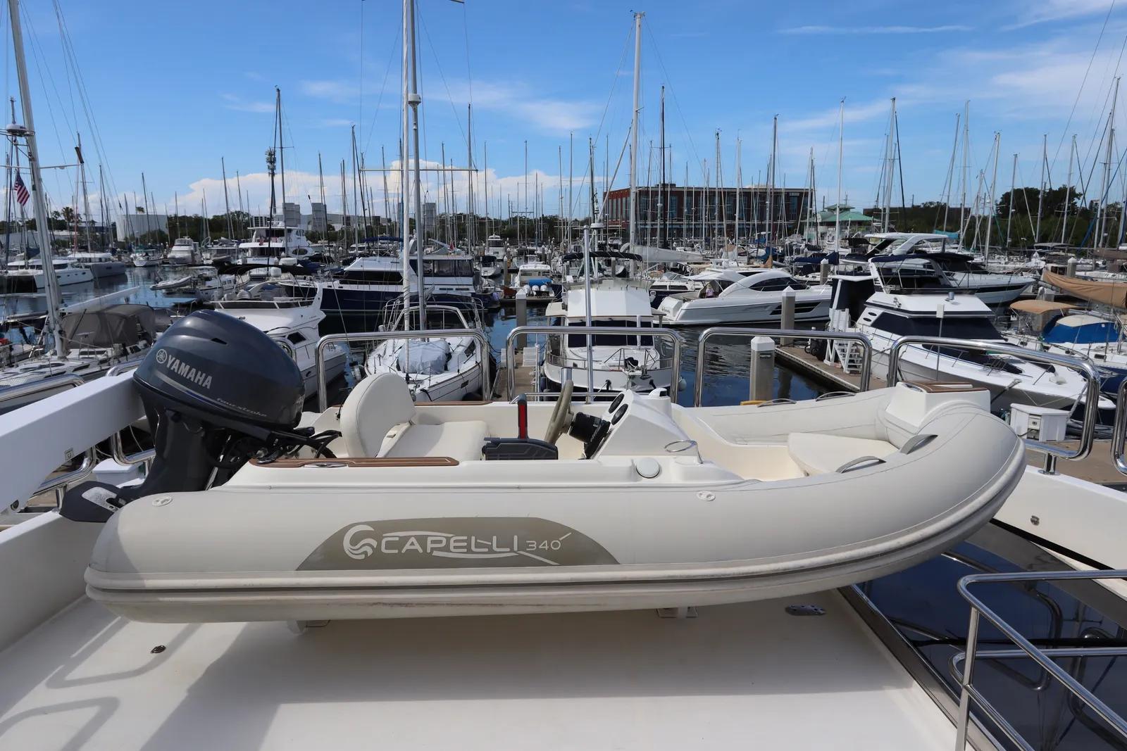 2014 Capelli Tempest 340 for sale in St Petersburg, FL, US