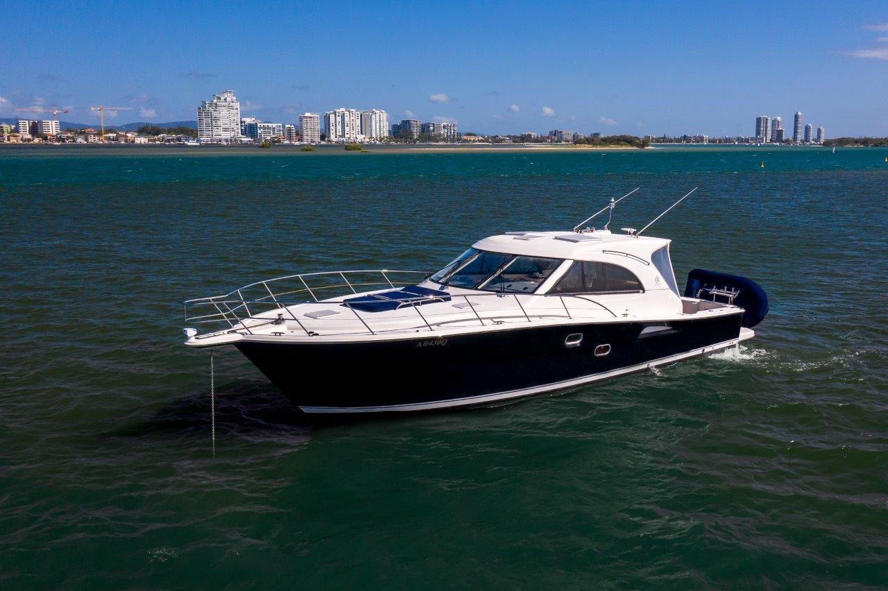 2011 Riviera 43 Offshore Express for sale in PIMPAMA, Queensland
