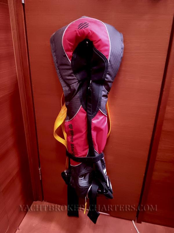 Photo 10