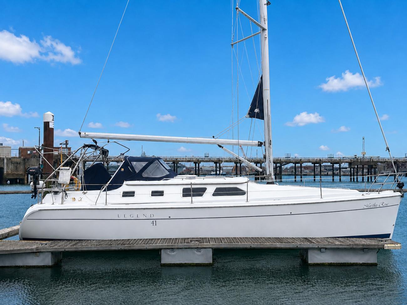 Hunter Legend 41 Deck Saloon