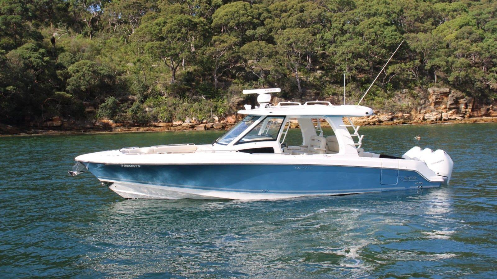 Boston Whaler 350 Realm