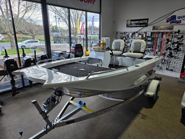 Quintrex F400 Explorer Trophy