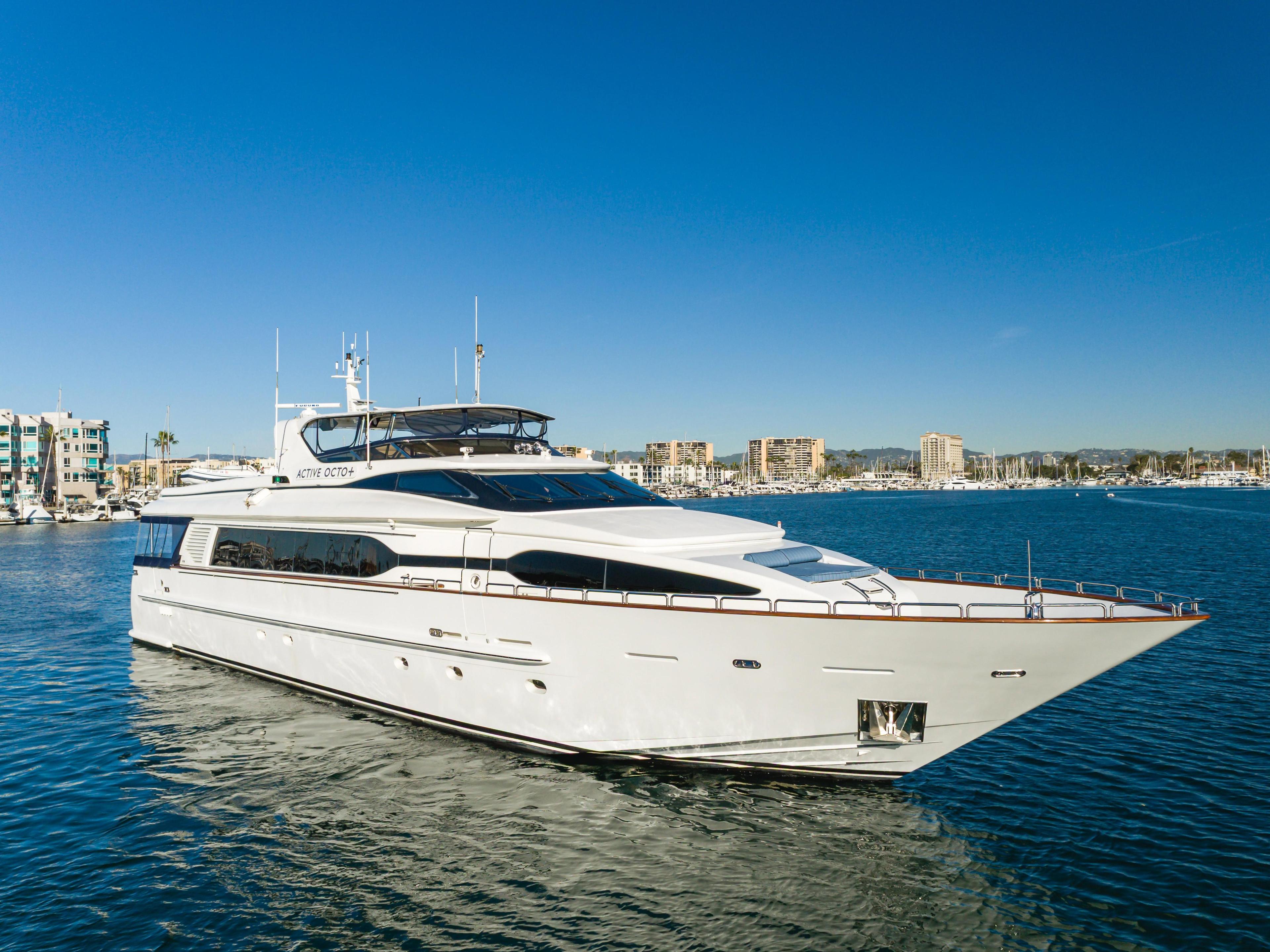 Destiny 104 Raised Pilothouse