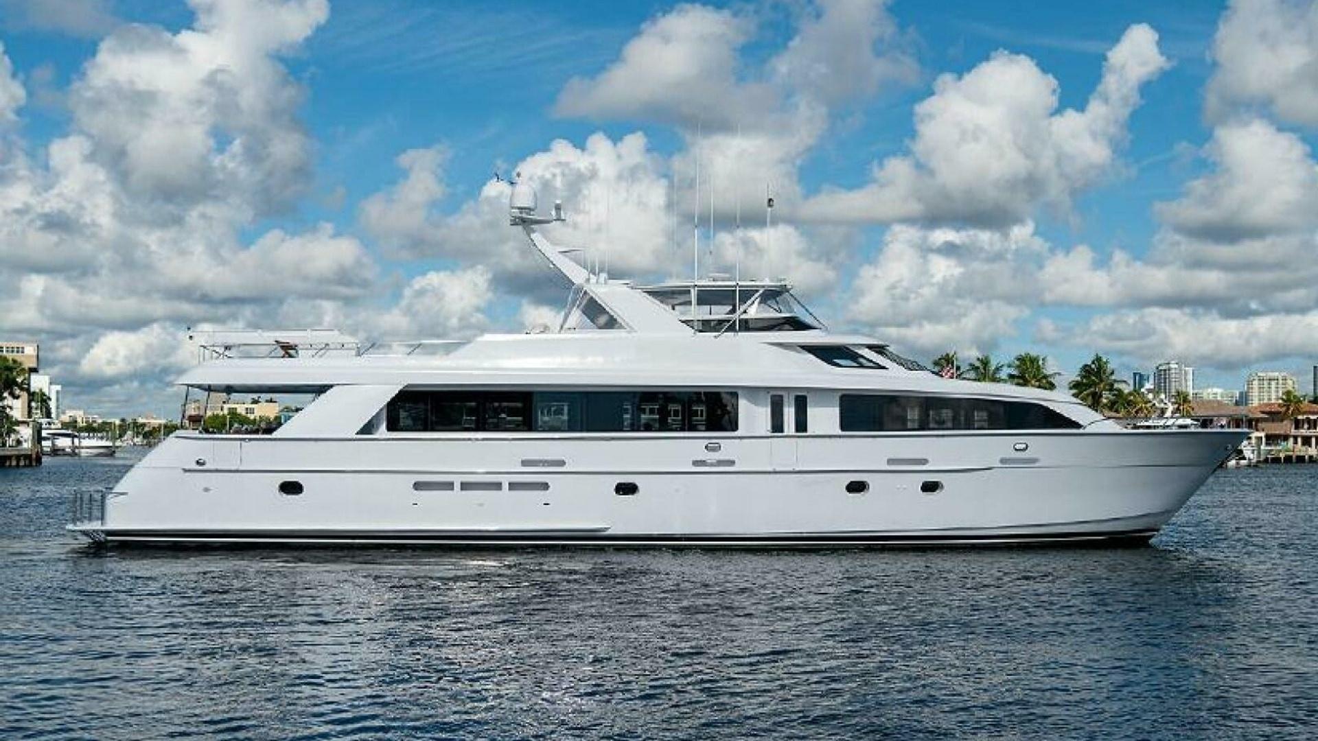Hatteras 100 Raised Pilothouse