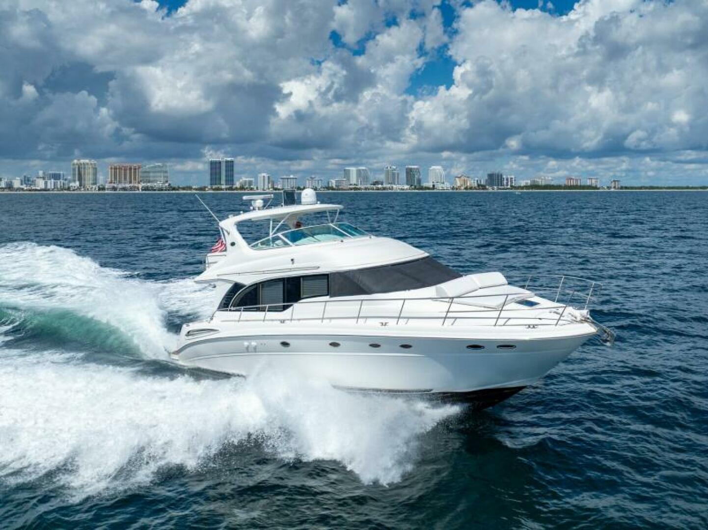 Sea Ray 540 Cockpit Motor Yacht