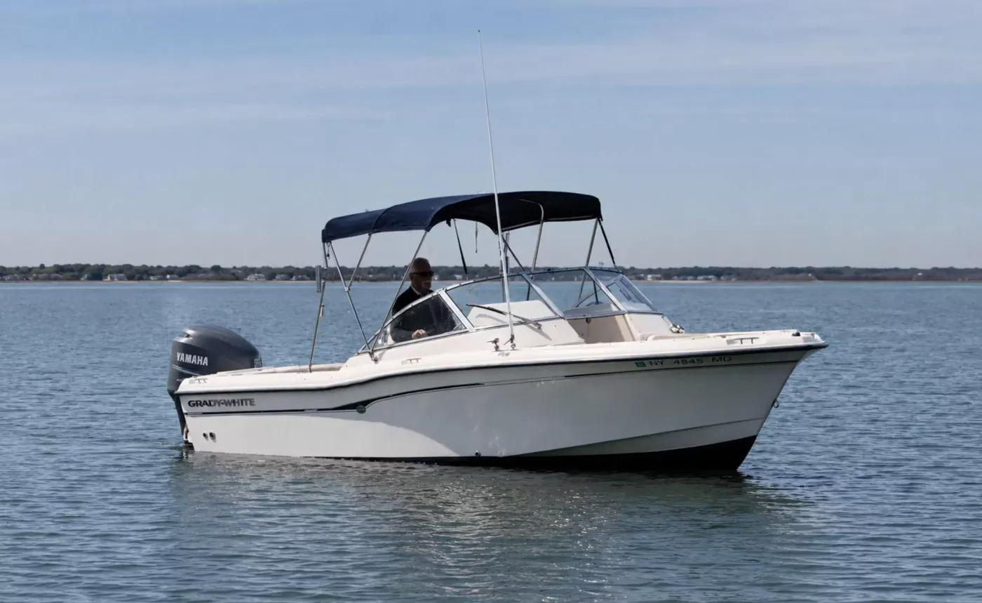 Grady-White 225