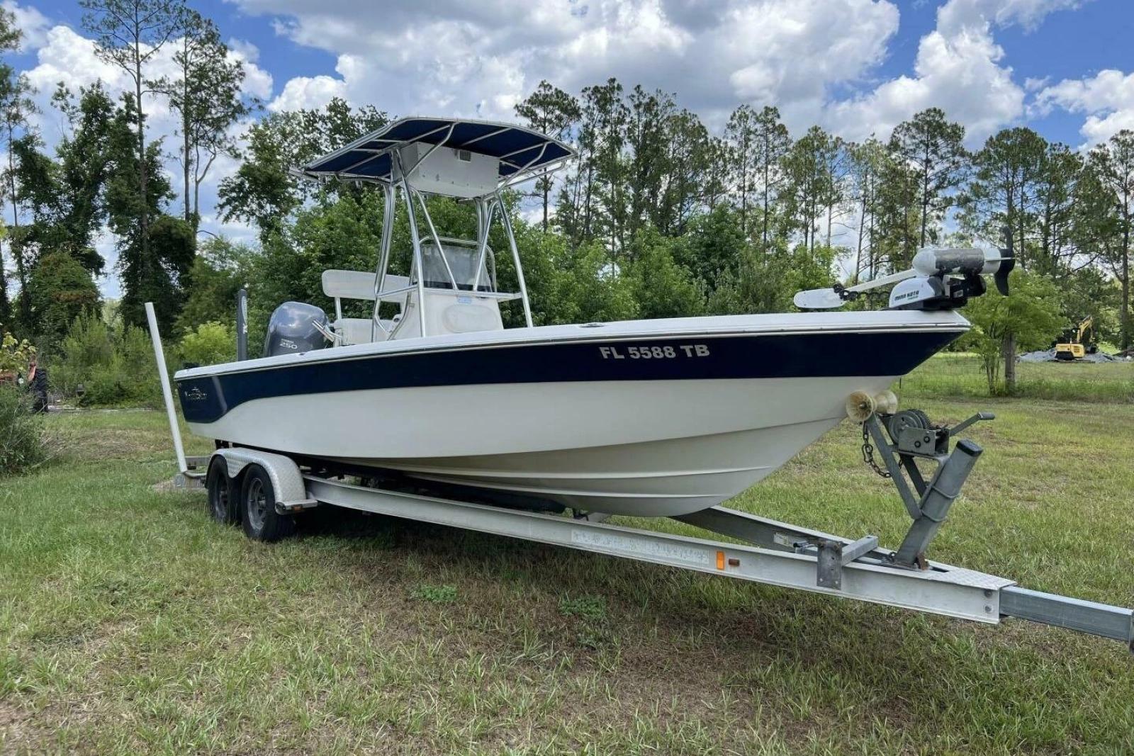 NauticStar 2400 NauticBAY