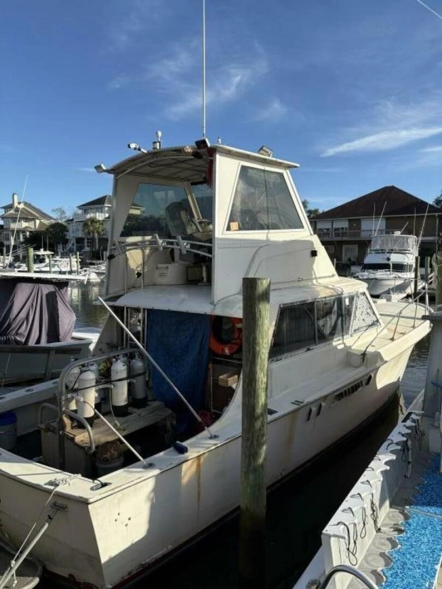 Hatteras 42 Twin Cabin