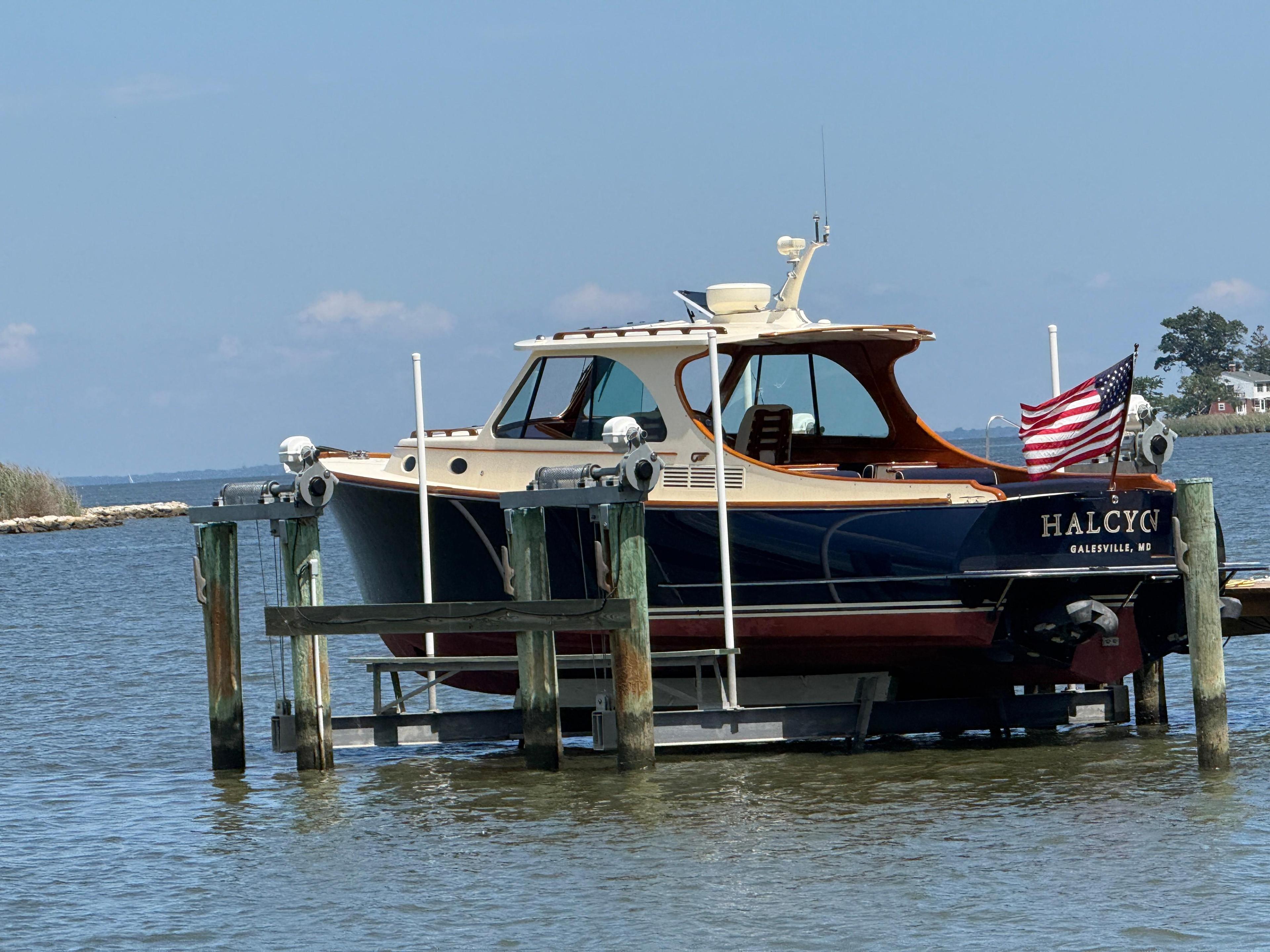 2013 Hinckley Talaria 34 for sale in Galesville, Maryland