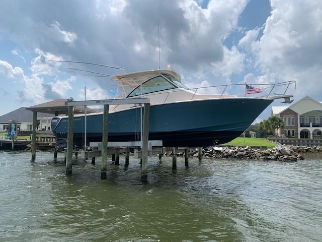 Grady-White Express 370