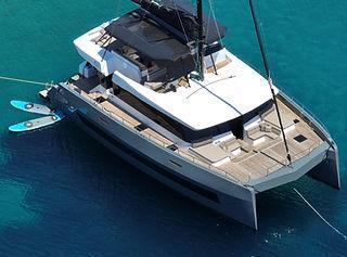 Moon Yacht 60