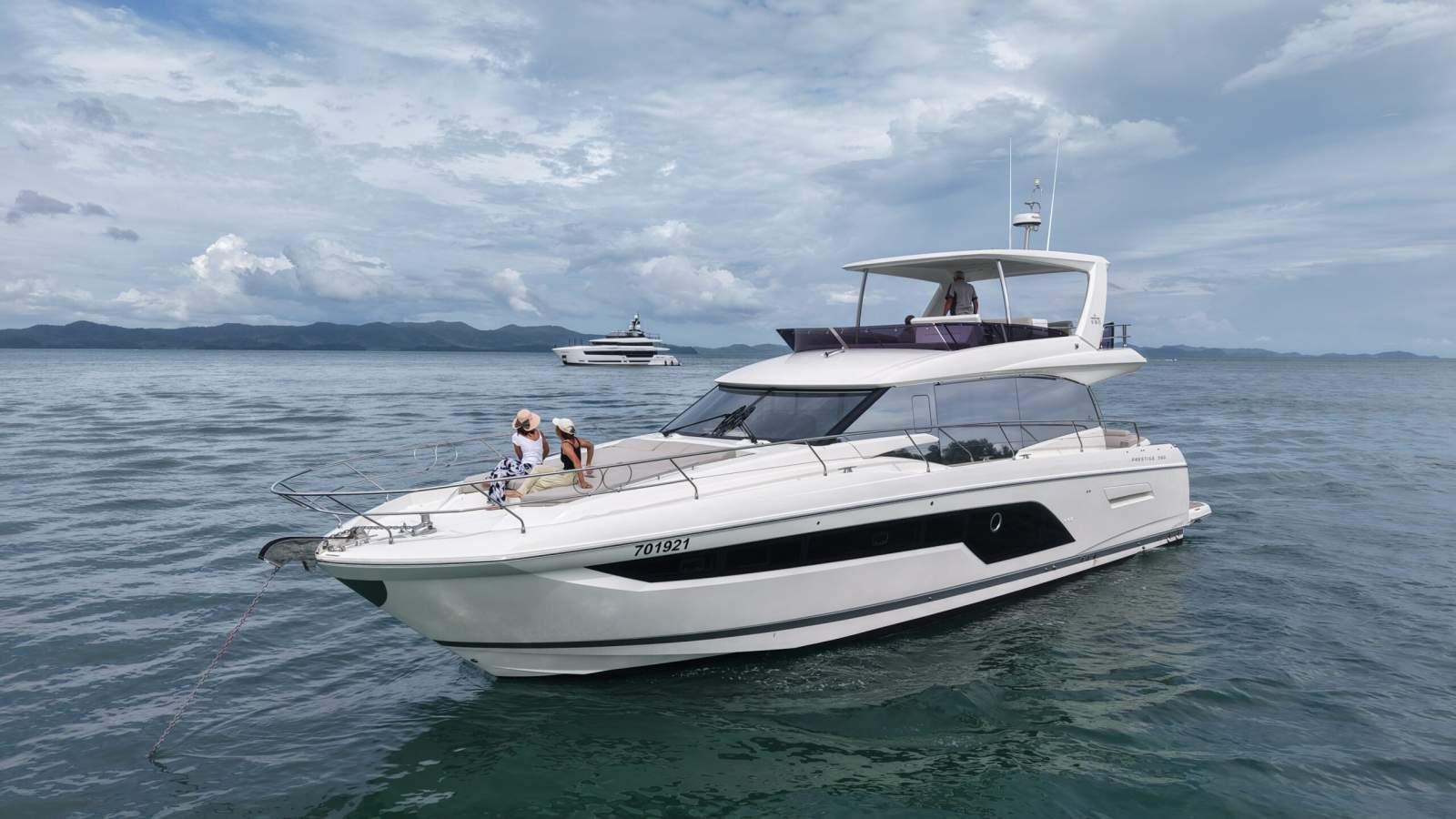 Prestige 590 Tender Garage
