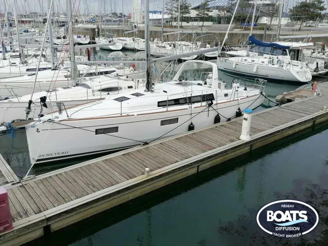 2022 Beneteau Oceanis 38.1 for sale in Arzon