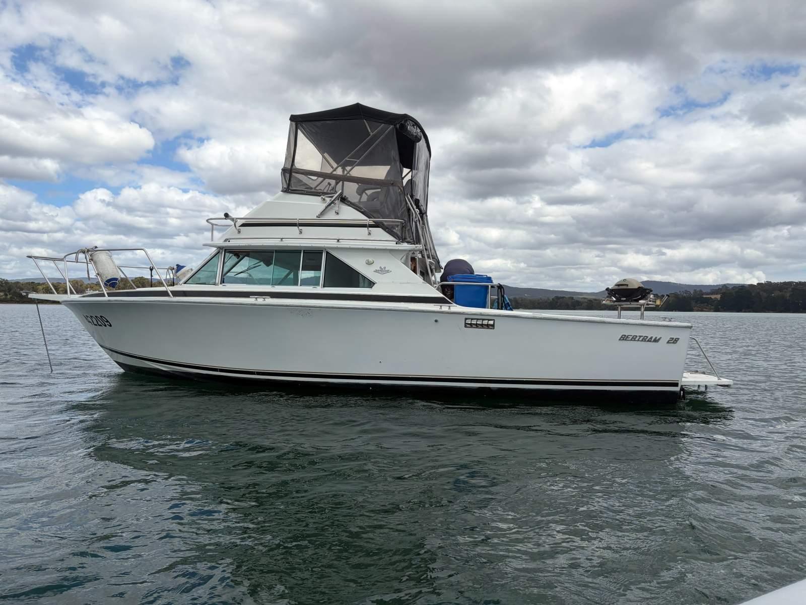 1987 Bertram Caribbean 28 Flybridge for sale in Port Sorell
