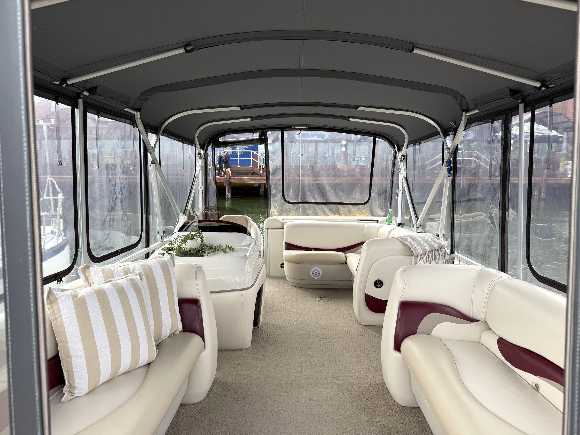 2011 Sun Tracker Party Barge 21 for sale in PERTH, Western Australia