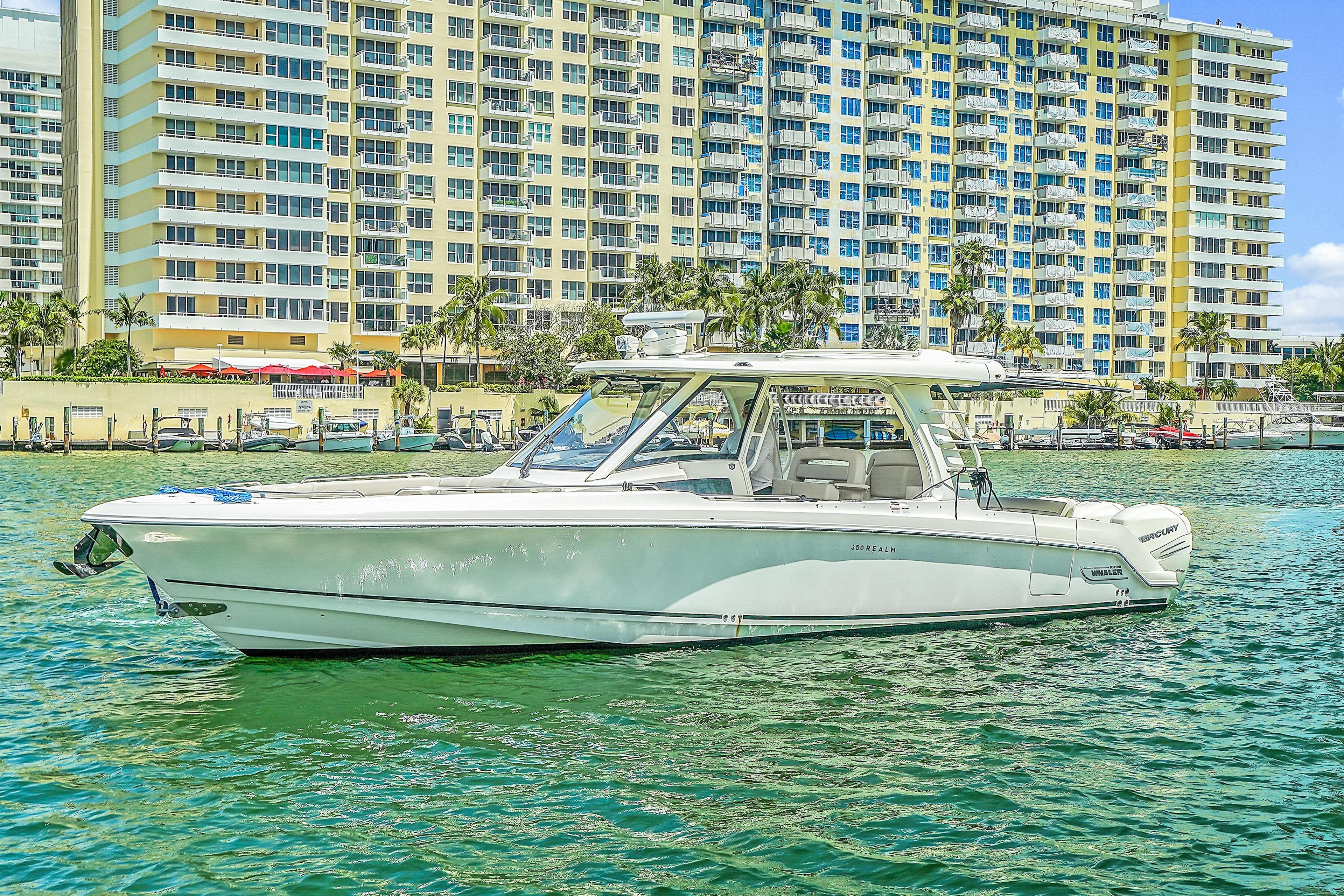 2018 Boston Whaler 350 Realm for sale in Miami, FL