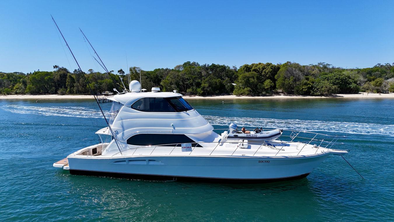 Riviera 51 Enclosed Flybridge