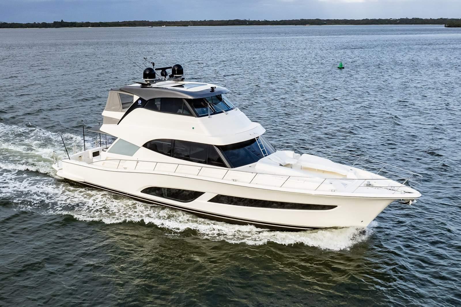 Riviera 64 Sports Motor Yacht - V12 MAN 1,550hp