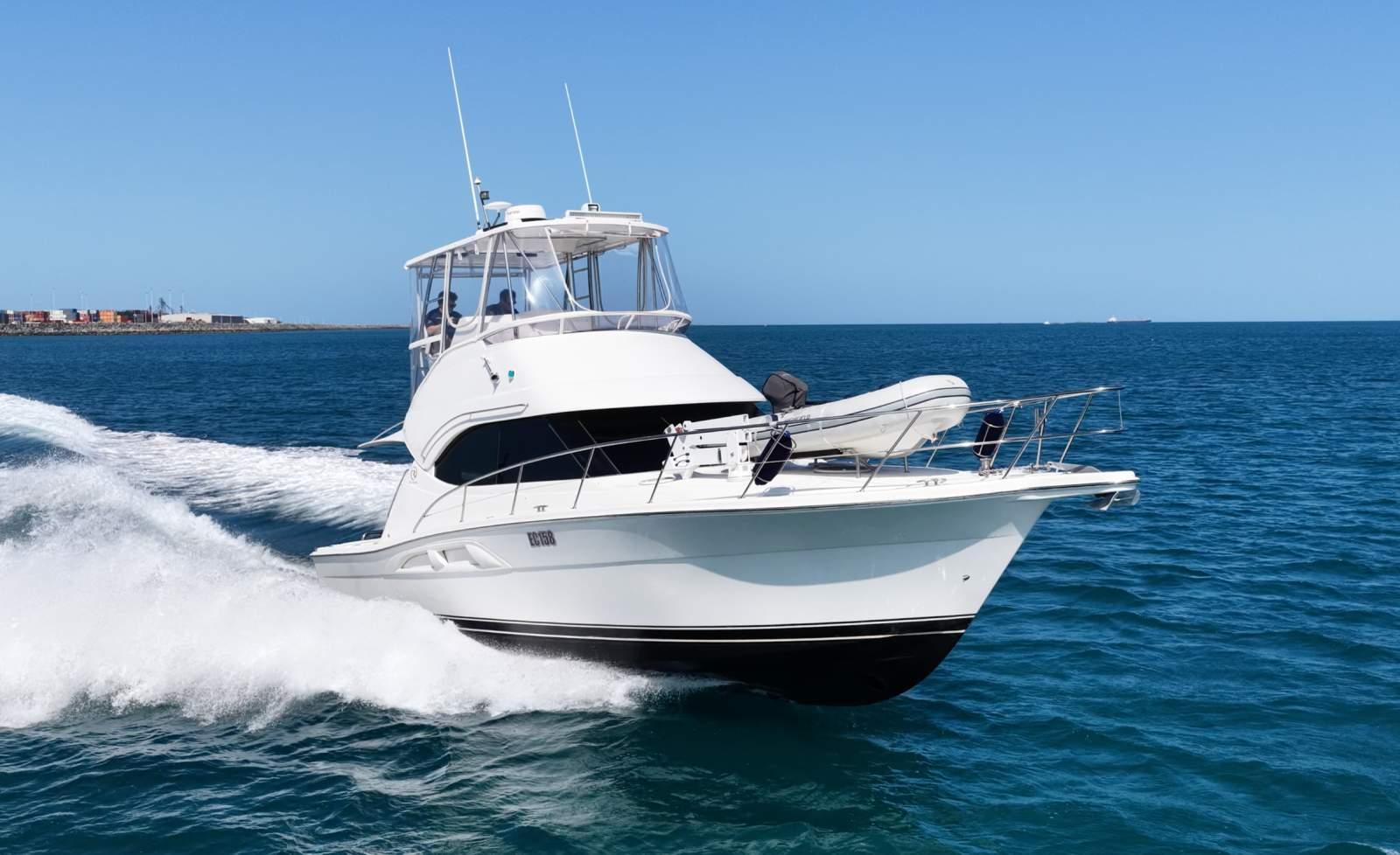 Riviera 38 Flybridge