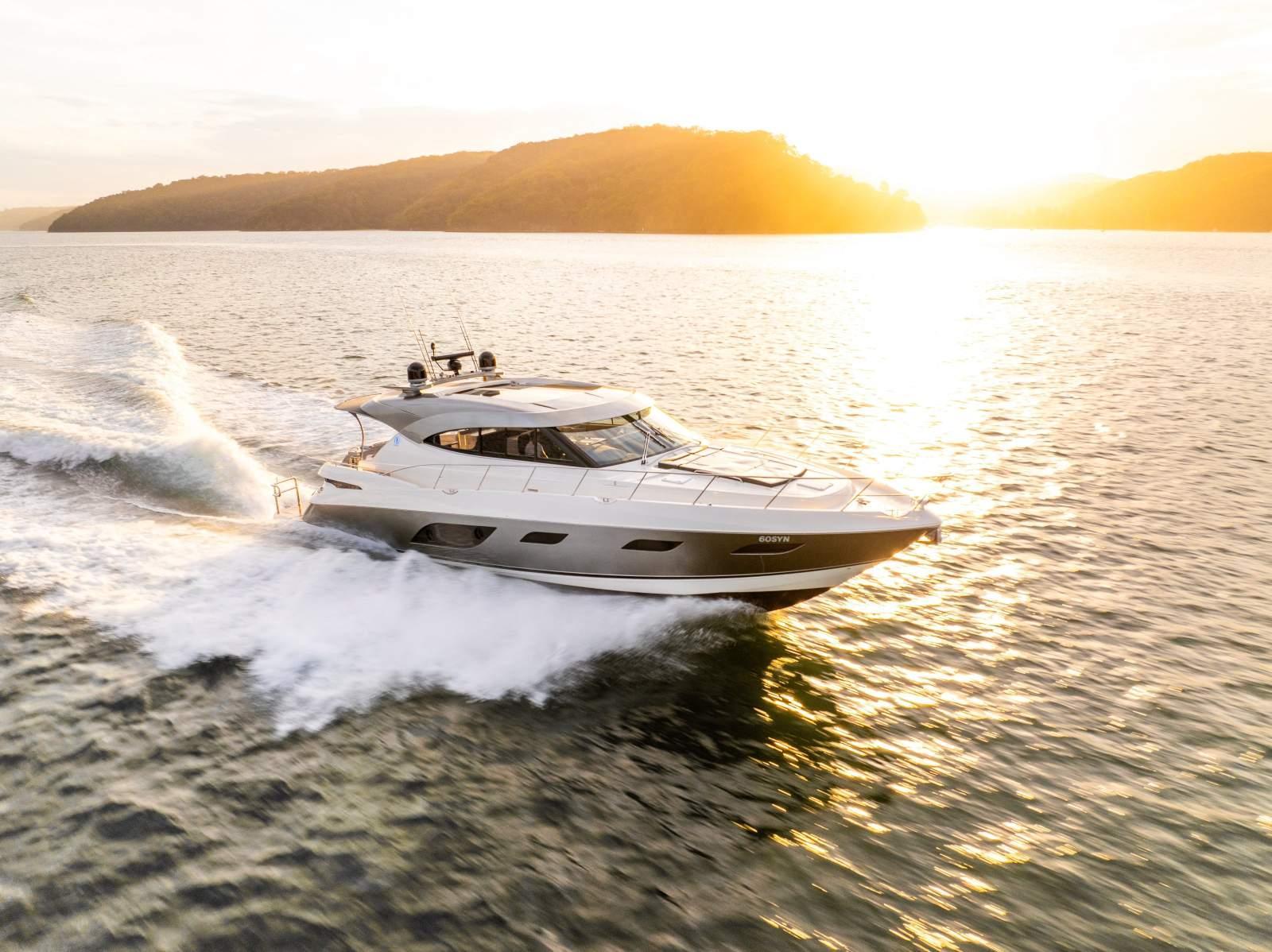 Riviera 6000 Sport Yacht Platinum Edition