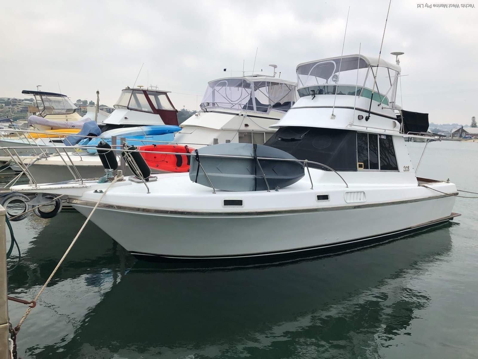Riverfront 35 Flybridge Cruiser