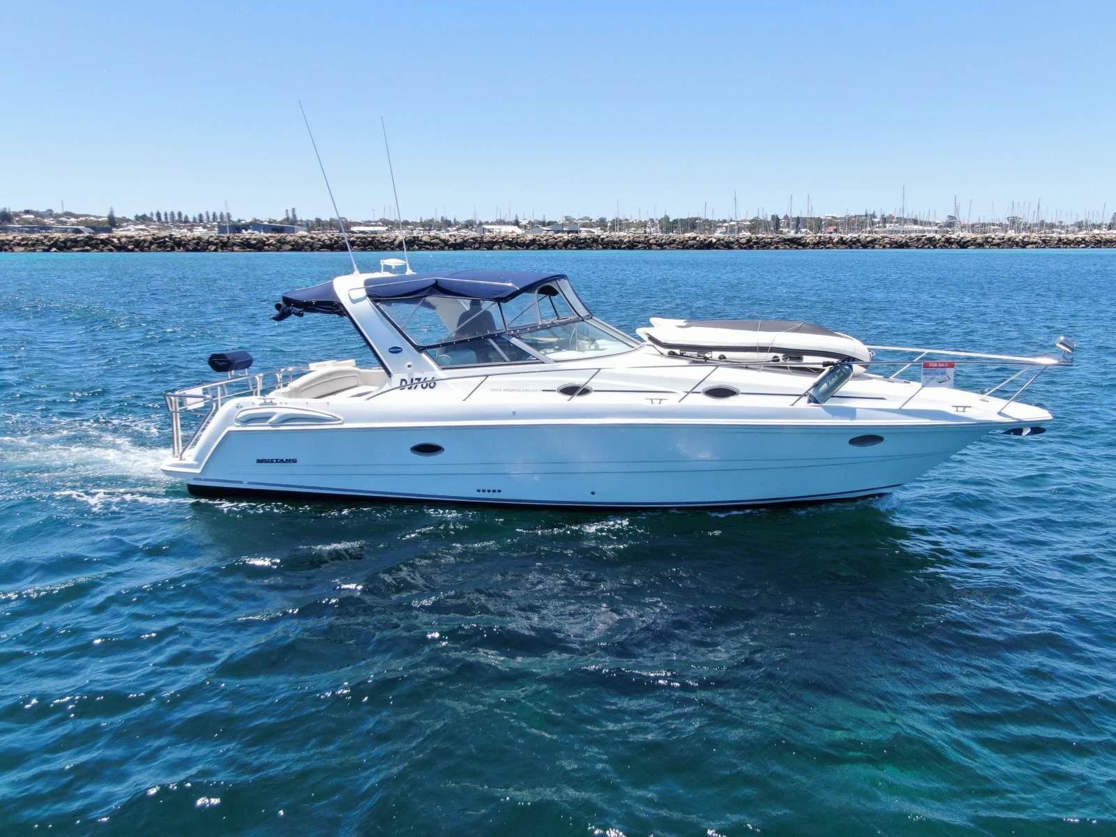 Mustang Marine 3800 Sportscruiser