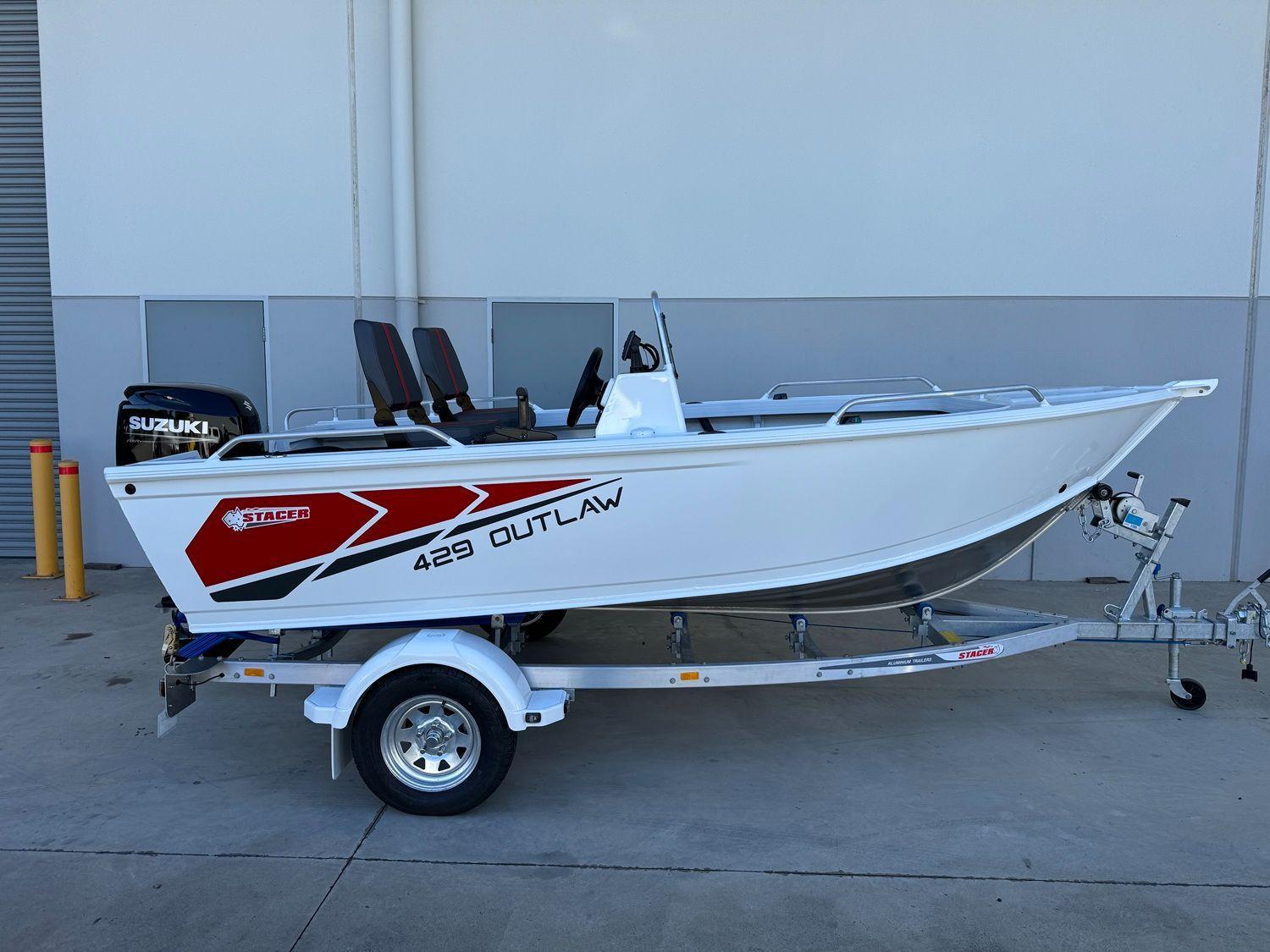 Stacer 429 OUTLAW SIDE CONSOLE