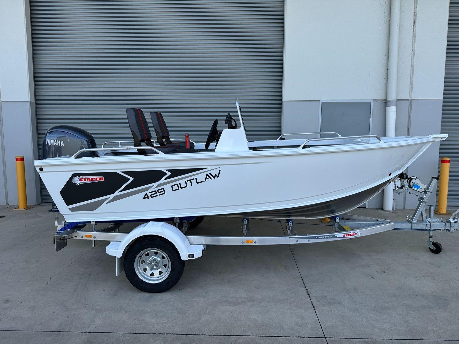 Stacer 429 OUTLAW SIDE CONSOLE