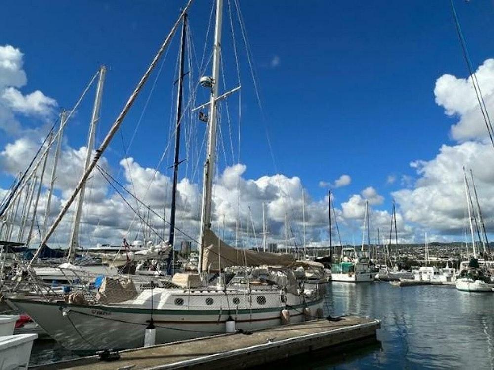 Pacific Seacraft 37