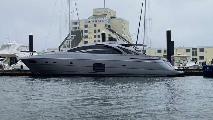 Pershing 70