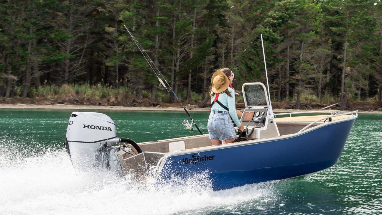 Kingfisher Boats 450 Side Console Powercat
