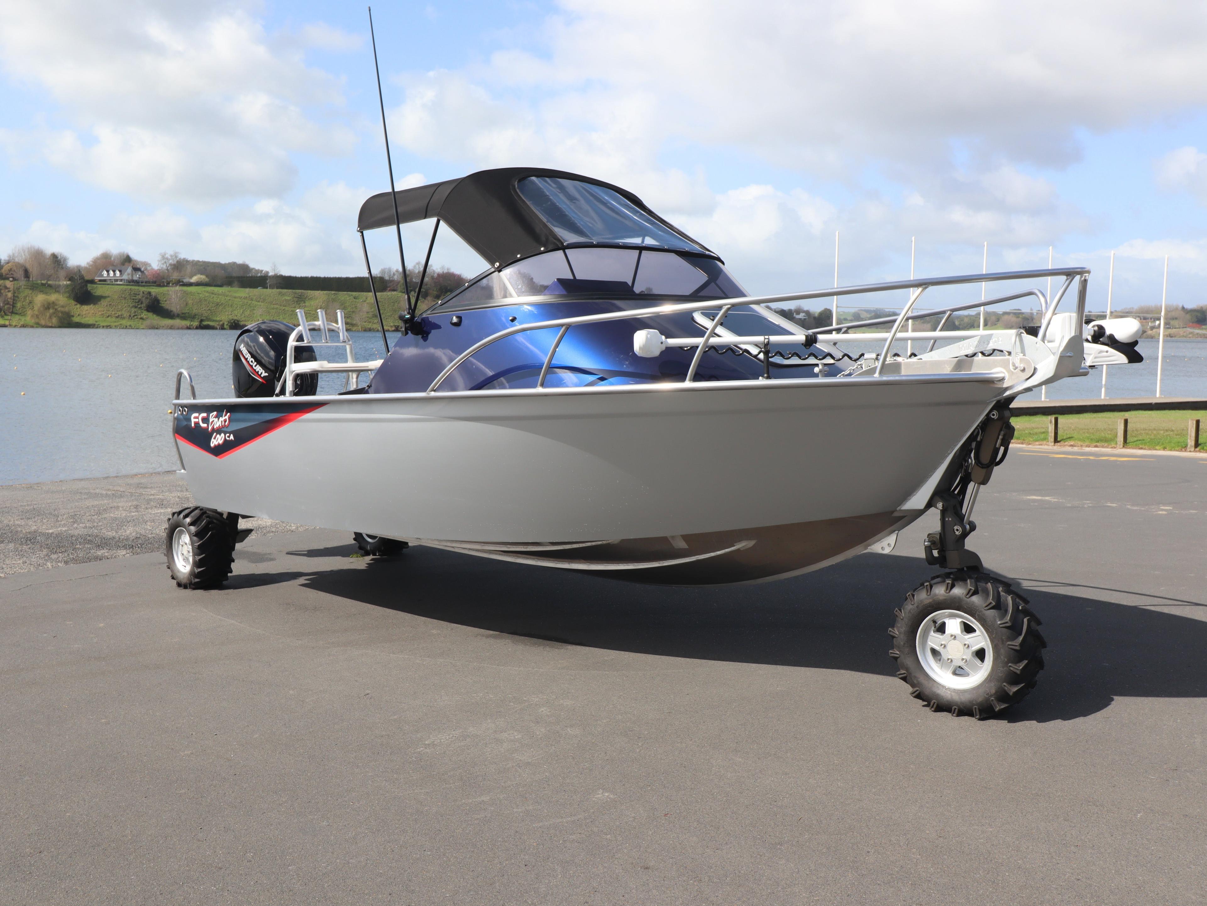 Finchaser 600 Cuddy Cabin Amphibious