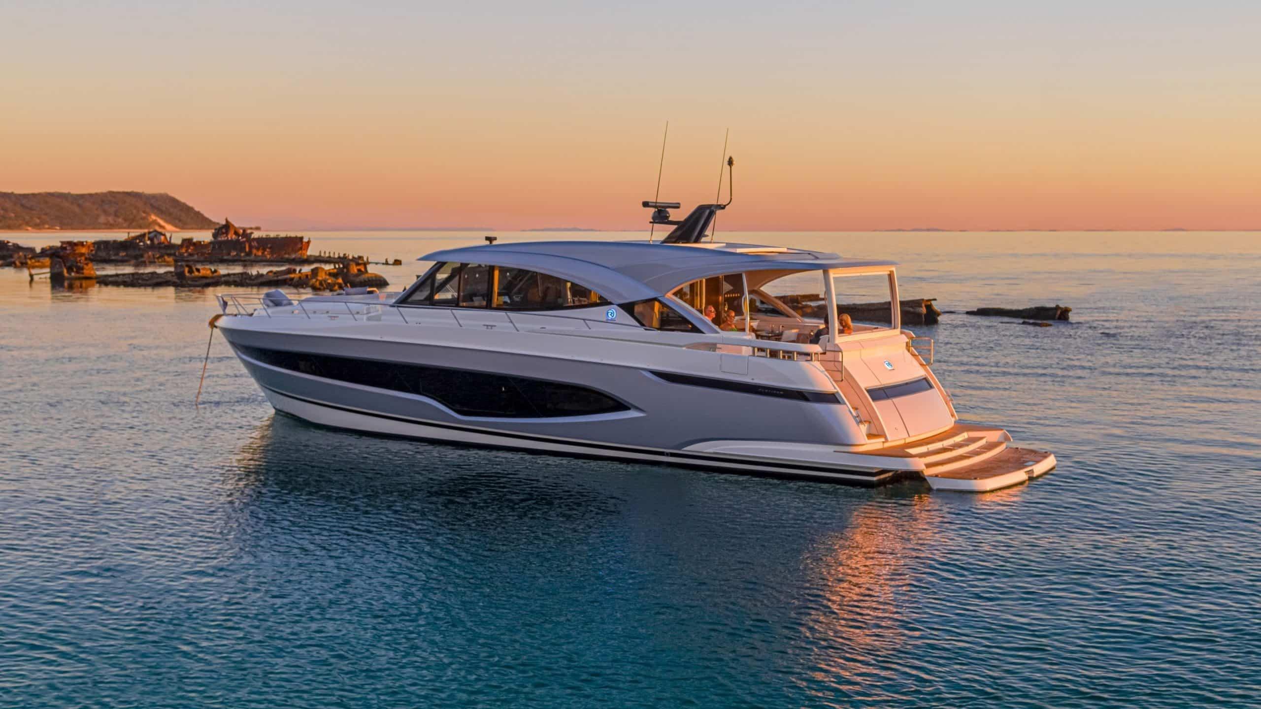 6800 Sport Yacht Platinum Edition