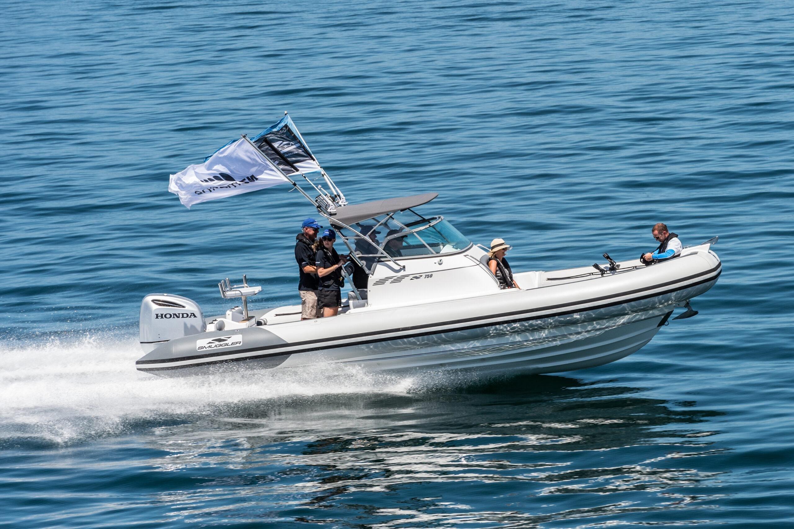 Smuggler Marine Strata 750 Mid Cabin