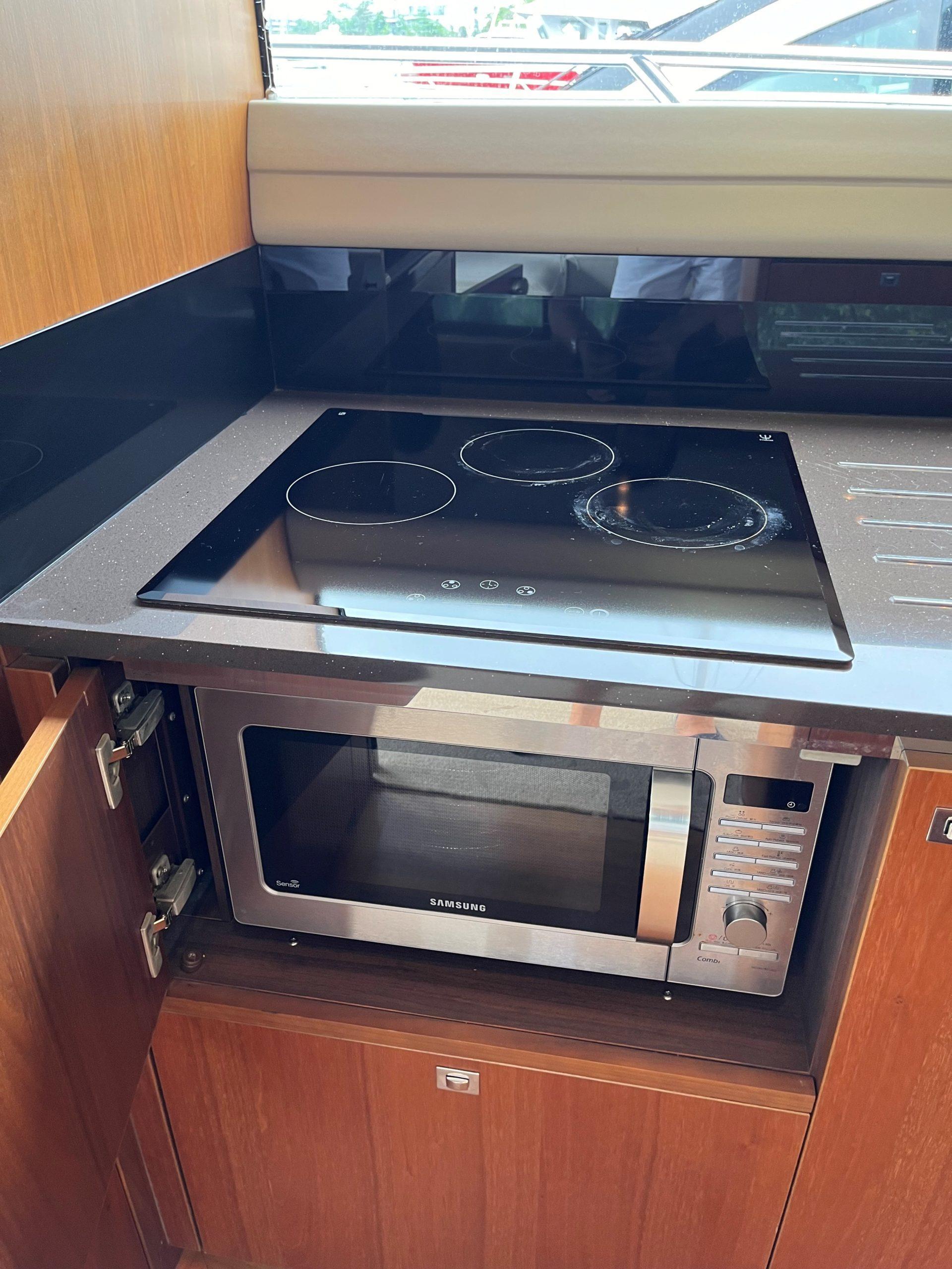 Thumbnail 12 - Princess 56