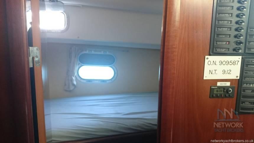 Thumbnail 13 - Beneteau Antares 980