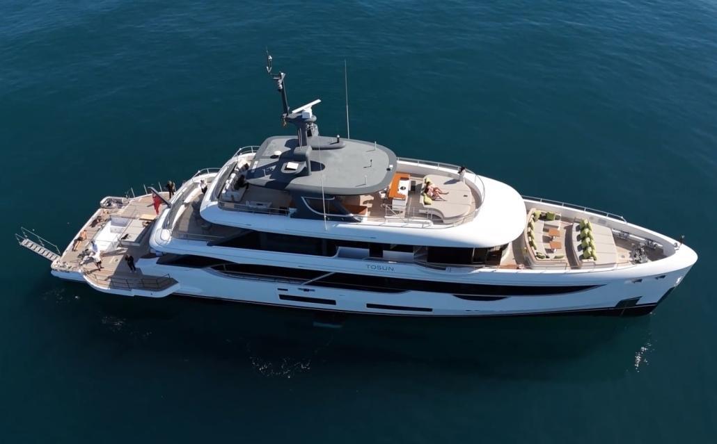 Benetti Oasis 40M