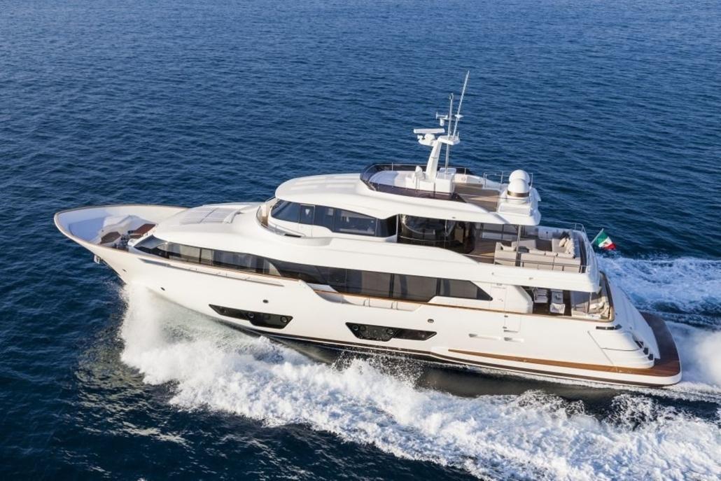 Ferretti Custom Line Navetta 28
