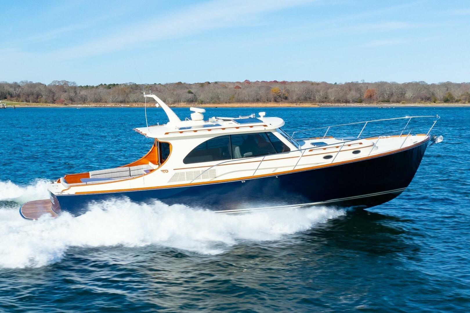 Hinckley Yachts Talaria 43