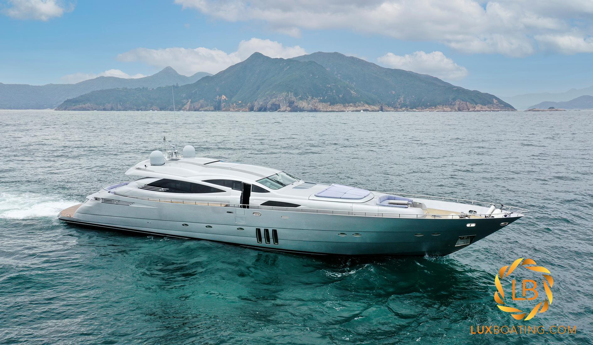 Pershing 115