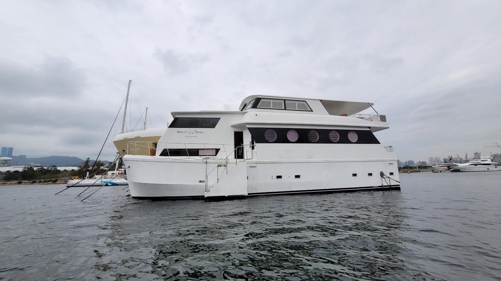 Nauti Dream Houseboat