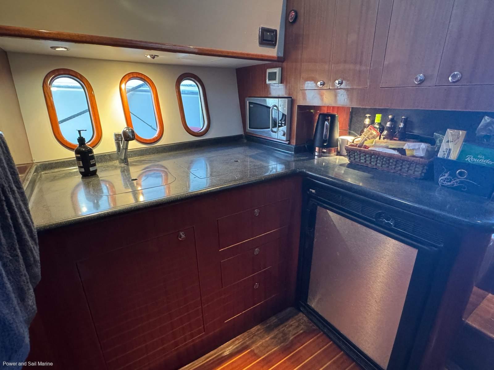 Thumbnail 21 - Bella 420 Flybridge Platinum